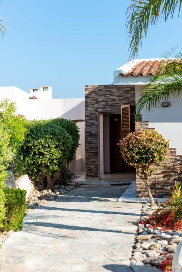 Tequila Sunrise By Ezoria Villas Kólpos tón Korallíon Eksteriør bilde